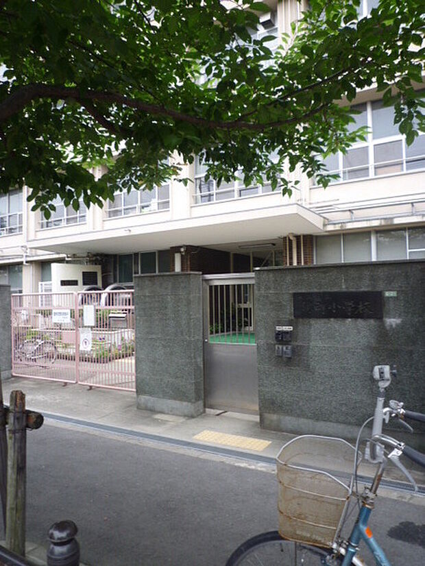 大阪市立鶴町小学校まで82m