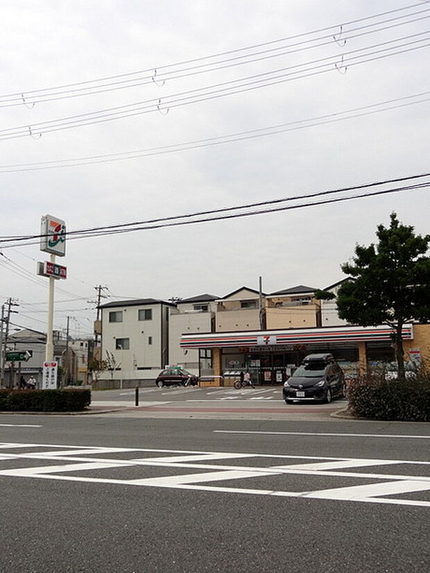 セブンイレブン大阪鶴町1丁目店まで487m