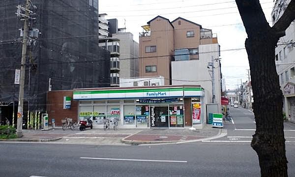 ファミリーマート泉尾3丁目店まで323m