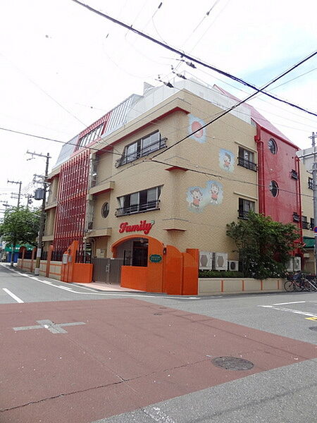 認定こども園ファミリーまで302m