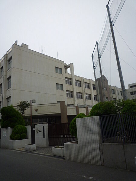 大阪市立大正西中学校まで879m