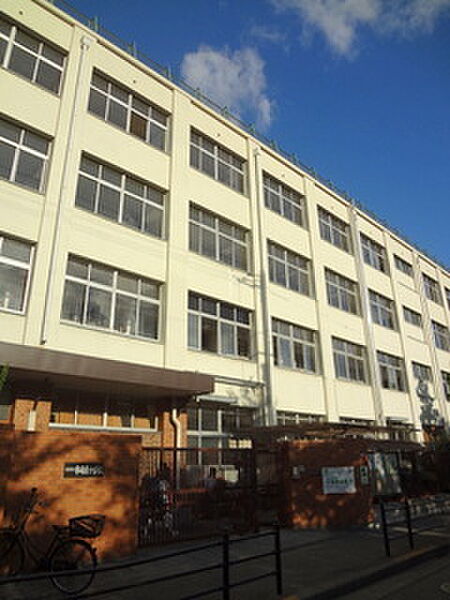 大阪市立市岡東中学校まで616m
