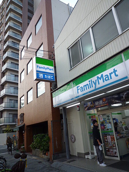 ファミリーマート泉尾一丁目店まで307m