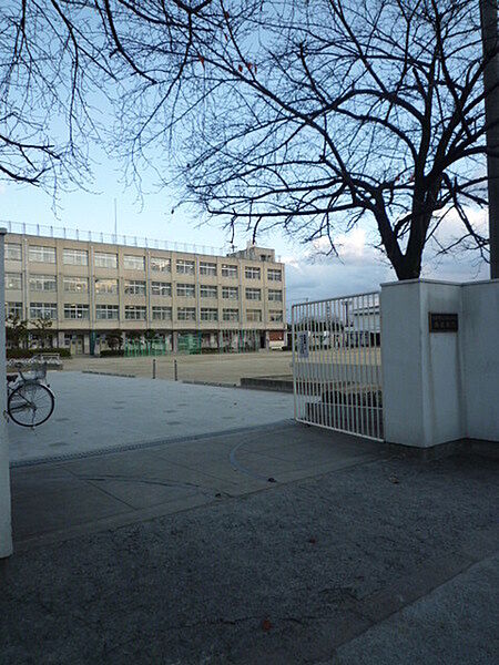 大阪市立小林小学校まで316m