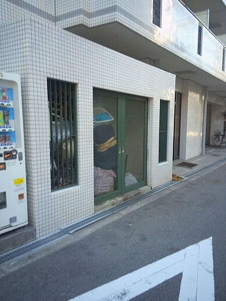 敷地内ゴミ置き場！
