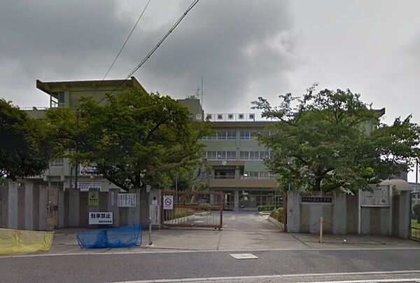 宇治市立槇島中学校まで1705m