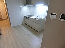 JR関西本線 柏原駅 徒歩5分の賃貸アパート 1階1LDKのリビング/ダイニング