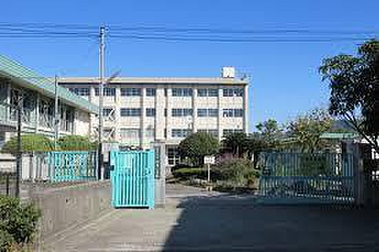 寝屋川市立堀溝小学校まで1186m