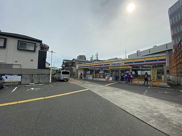 ミニストップ寝屋川三井南町店まで692m
