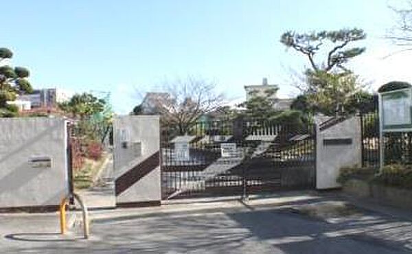 寝屋川市立第六中学校まで931m