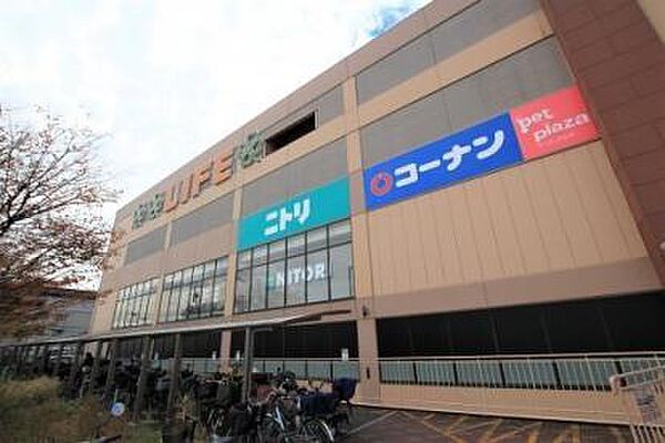 ホームセンターコーナンライフ門真店まで299m
