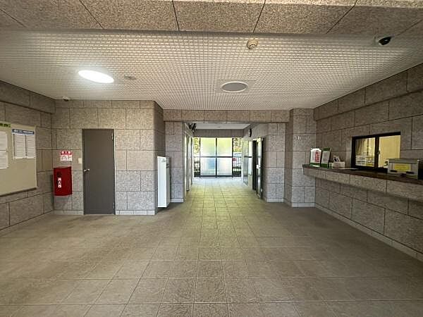 【エントランス】落ち着いた雰囲気のエントランスです。