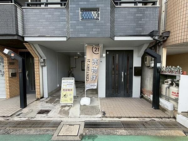 【駐車場】1台駐車可能（車種による）