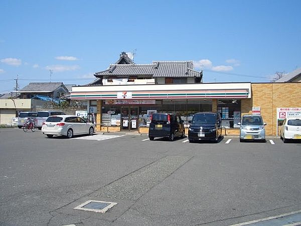 セブンイレブン門真下馬伏店まで562m
