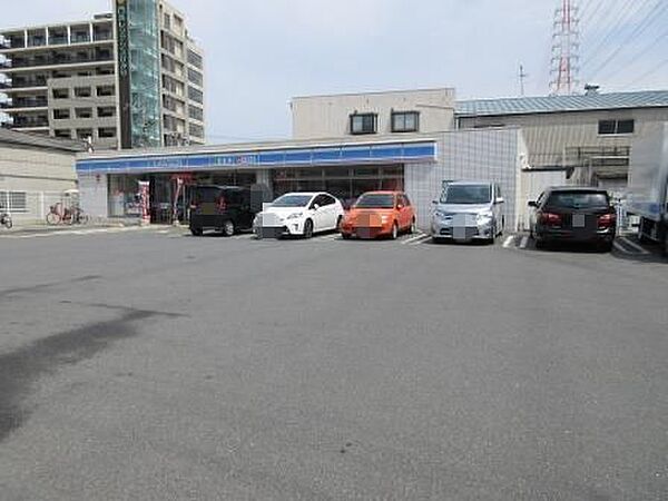 デイリーヤマザキ四條畷蔀屋店まで251m
