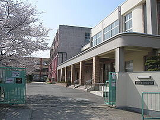 寝屋川市立第七中学校まで1364m