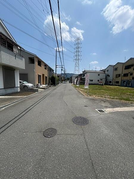 【現地】【前面道路】北側　約6.4ｍ