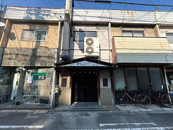 【外観】1968年12月築　木造2階建て