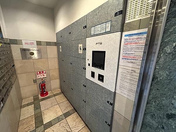 【宅配ボックス】忙しい時や留守の時に便利な宅配ボックスが設置されています。