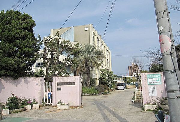 門真市立第三中学校まで1528m
