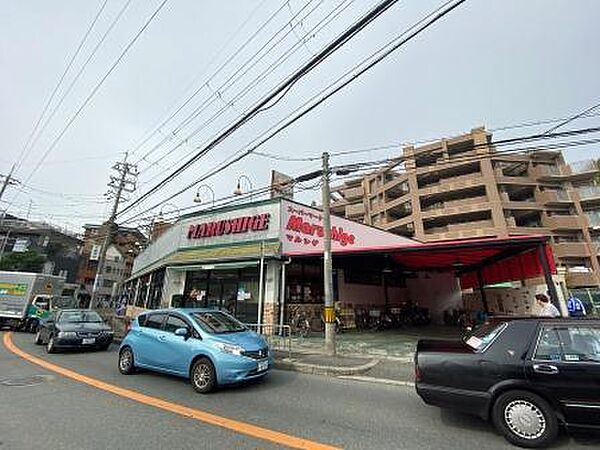 マルシゲ香里店まで1081m