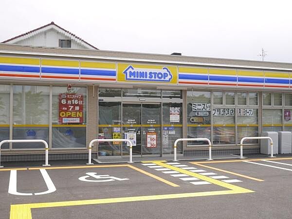 ミニストップ門真上野口町店まで709m