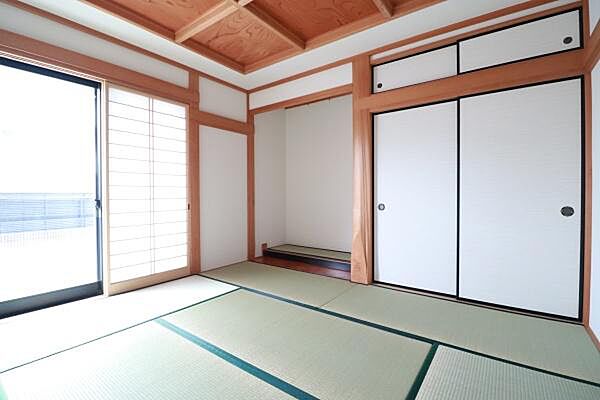 落ち着いた雰囲気の1F和室
