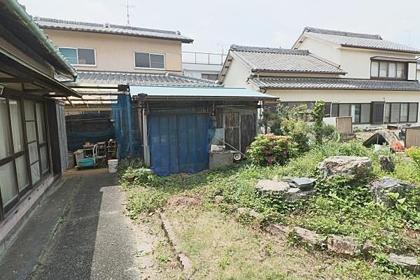 庭、倉庫