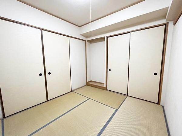 収納付き和室です！※生成AIにより小物等撤去しております。