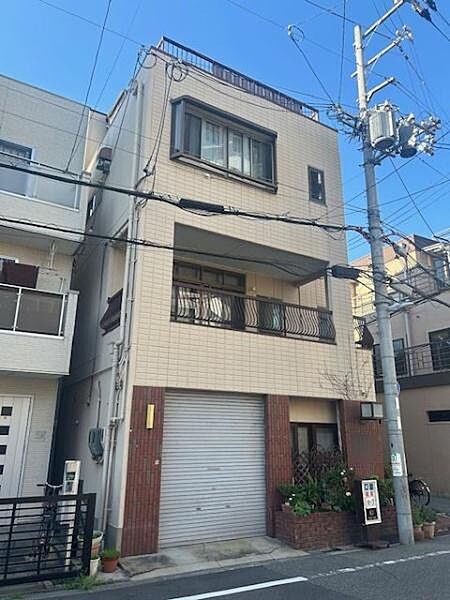 シャッター付きガレージあります！