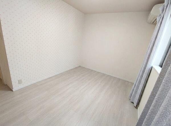 洋室です！※生成AIにより家具・小物等撤去しております。