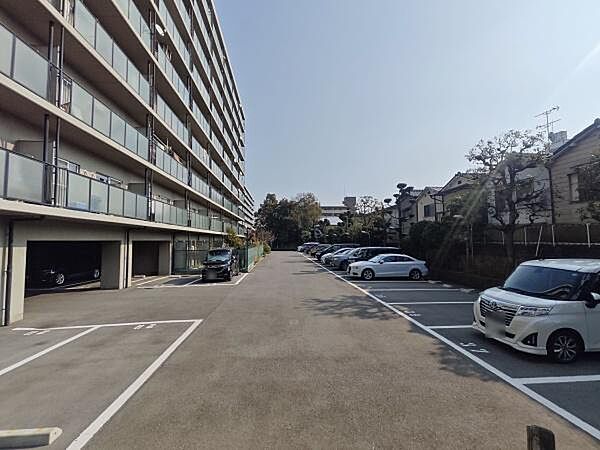敷地内駐車場です！