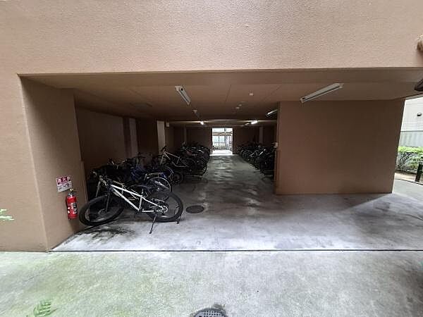 敷地内駐輪場です！