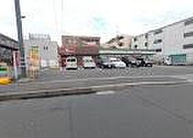 ファミリーマート東淀川南江口店まで220m
