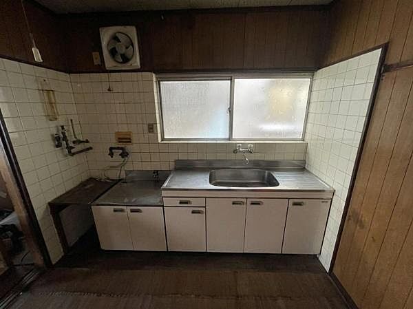 キッチンスペースです！※写真はAI生成により小物等撤去しています。