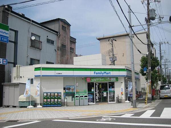 ファミリーマート大正鶴町店まで162m