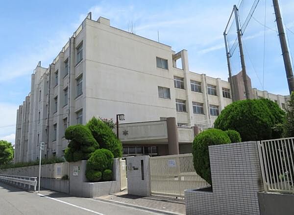 大阪市立大正西中学校まで1700m