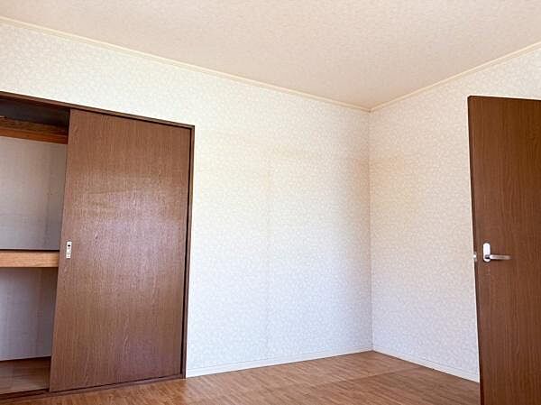 収納付き洋室です！