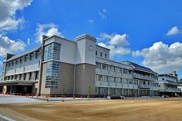 尼崎市立園和小学校まで680m