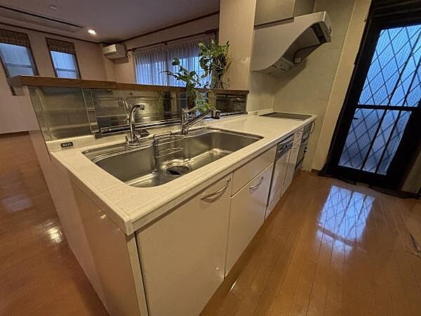 食器洗浄乾燥機付きシステムキッチンです！