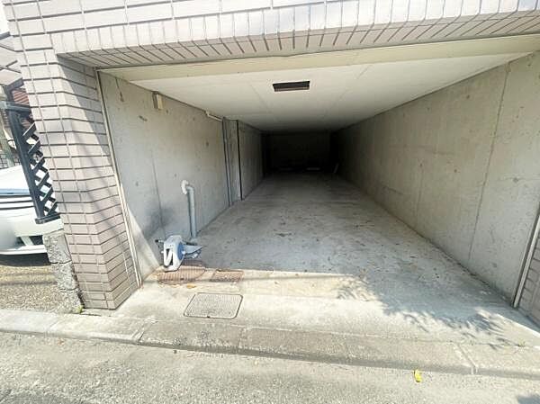 駐車2台可能です！（車種による）