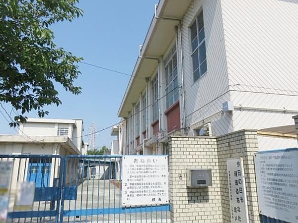 尼崎市立園和北小学校まで570m