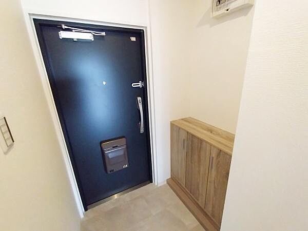 玄関スペースです！シューズボックスございます！