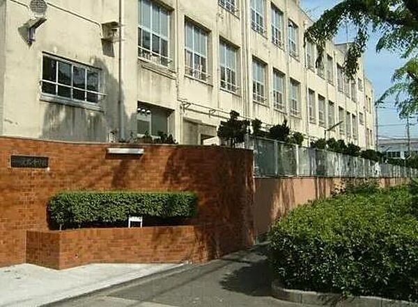 大阪市立淡路中学校まで370m