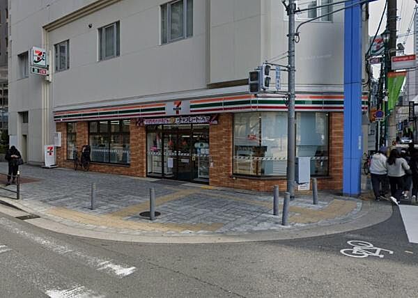 セブンイレブン大阪南堀江1丁目店まで164m