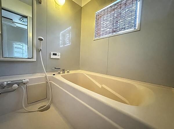 バスルームです！※写真はAI生成により小物等撤去しています。