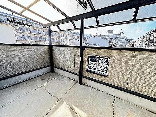 バルコニーです！※写真はAI生成により小物等撤去しています。