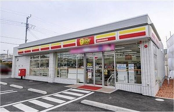 ニューヤマザキデイリーストア大阪国際大学守口校店まで116m