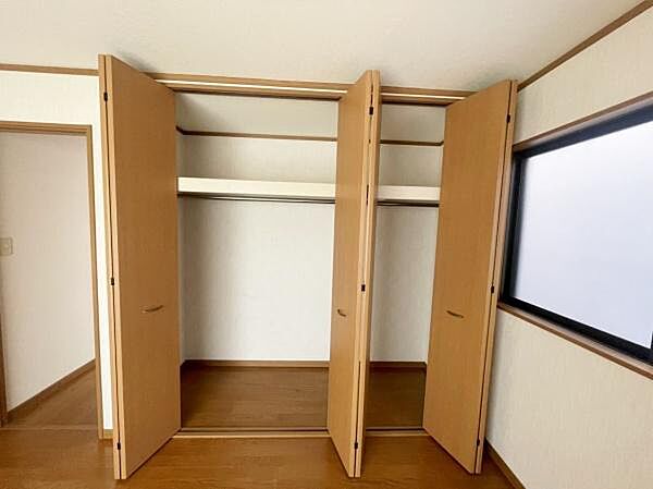 収納付き洋室です！