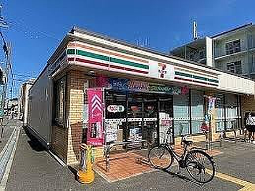 セブンイレブン豊中桜の町5丁目店まで823m